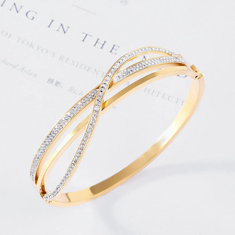 Geometric diamond-studded titanium steel bracelet with real gold plating