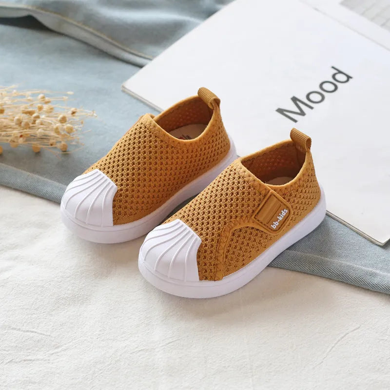 Children's casual sneakers with non-slip PVC sole in yellow, grey, rubber powder, and black colours