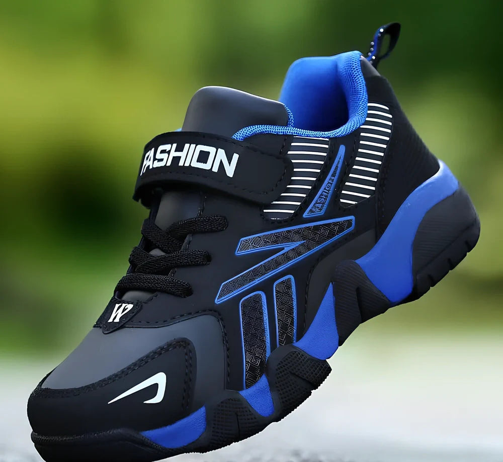 Children's anti-slip sneakers in black synthetic leather, size 30 with 19 cm inner sole for secure kids' play