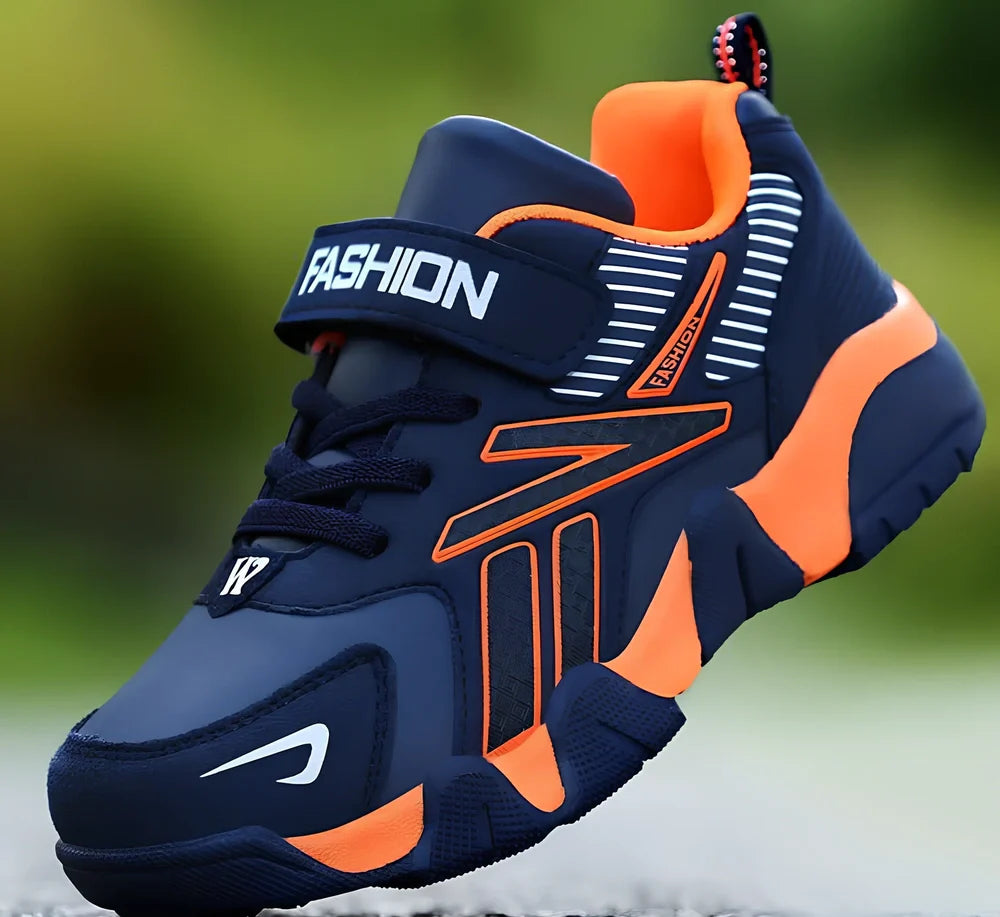 Children's anti-slip sneakers in black synthetic leather, size 30 with 19 cm inner sole for secure kids' play