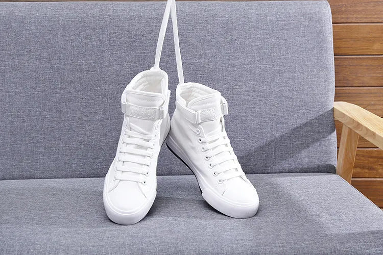 Pair of shoes in black or white, available in EU sizes 35 to 43