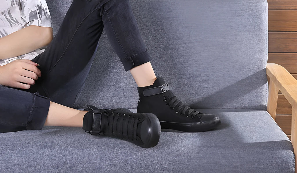 Pair of shoes in black or white, available in EU sizes 35 to 43