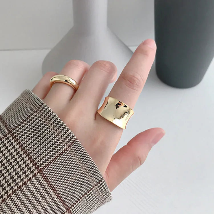 Big wide geometric 925 silver ring with adjustable opening, silver finish, on finger