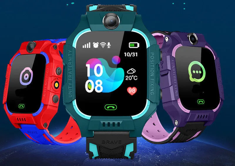 Z6 Q19 children's smartwatch in green with a 1.44-inch touch screen on a wrist.