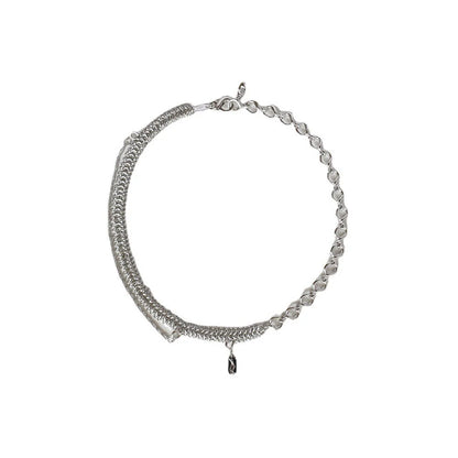 Frosty Wind Necklace: Platinum plated clavicle chain with unique stitching detail