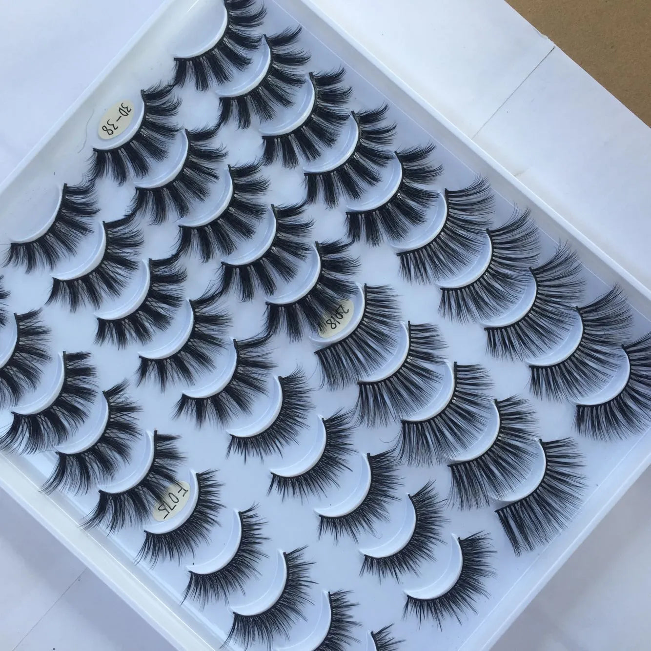20 pairs of three-dimensional multi-layer mixed false eyelashes handmade from chemical fibre