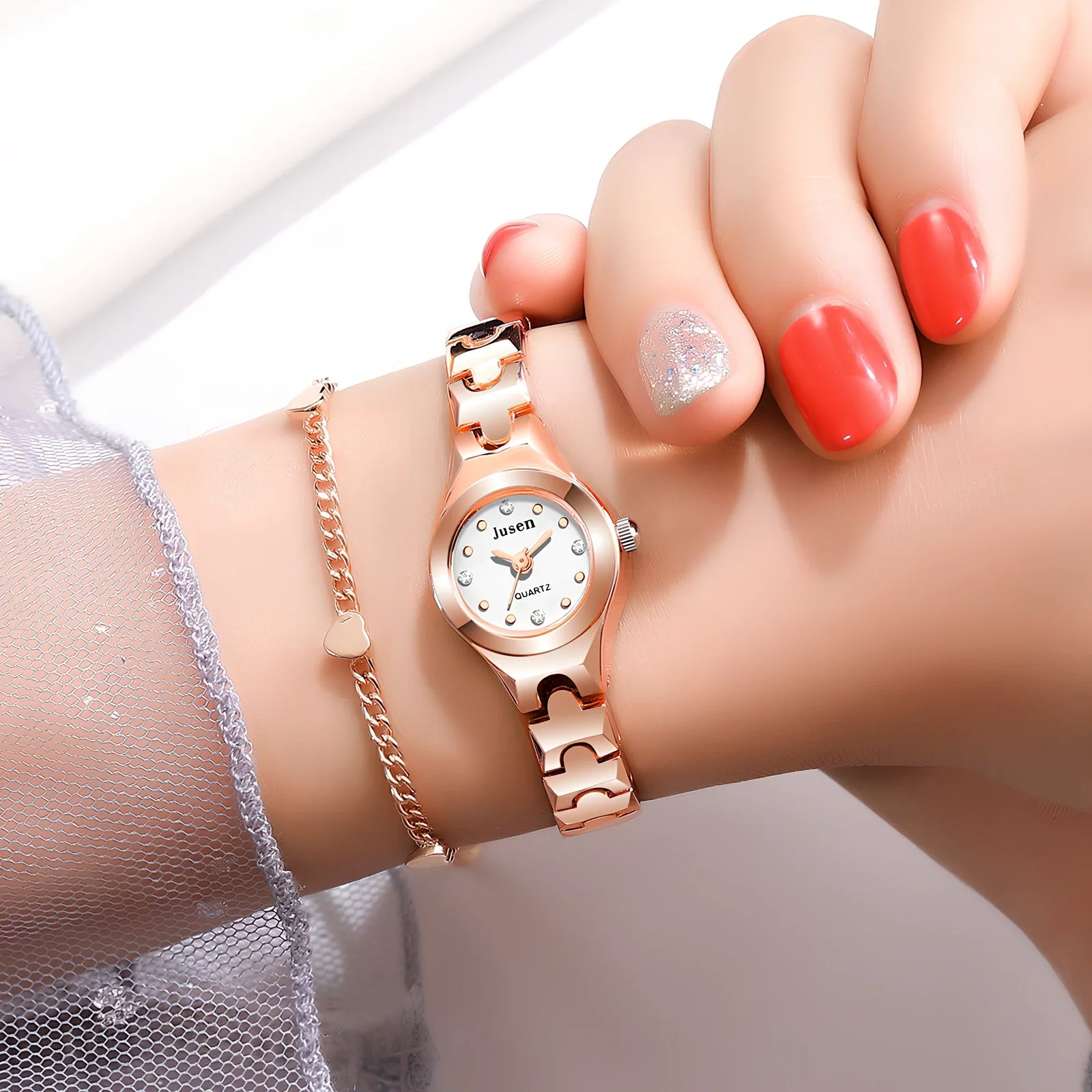 Small round dial quartz ladies watch in alloy with stainless steel buckle, 20mm diameter and 8mm thick