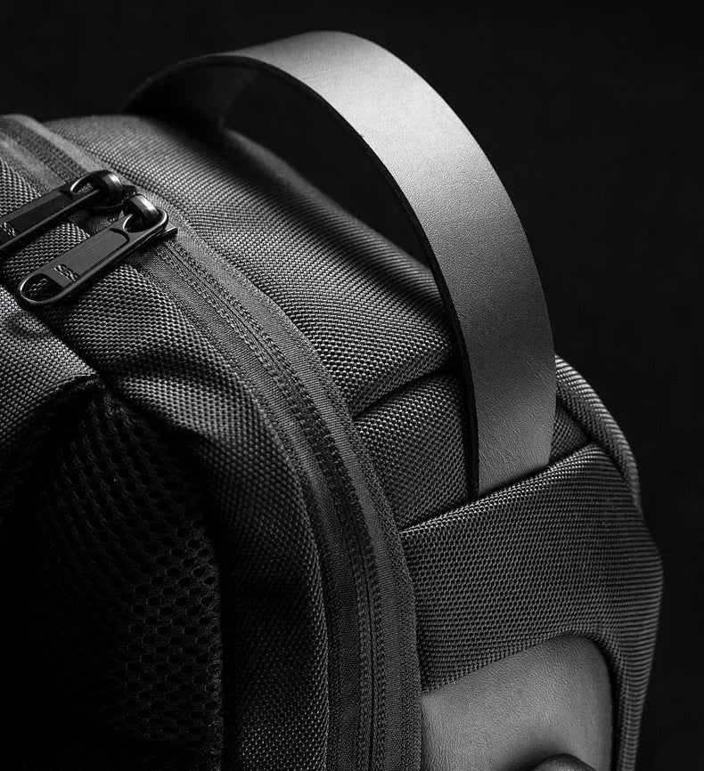 Men's canvas chest shoulder bag in medium size with internal phone and document pockets