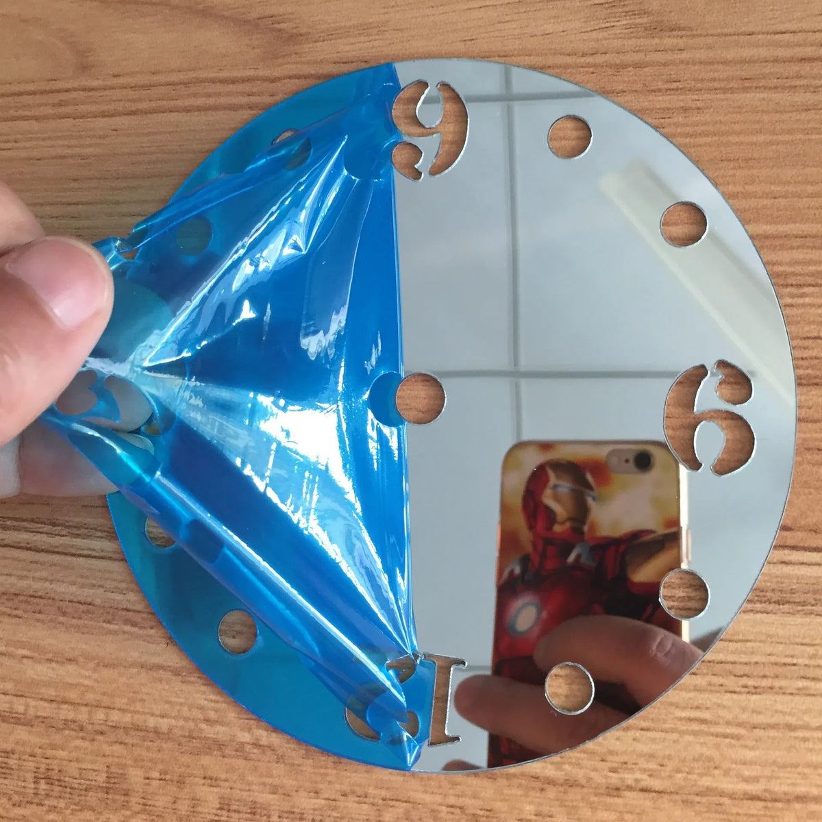 Acrylic DIY creative wall clock with 3D pointer and number display in gold finish