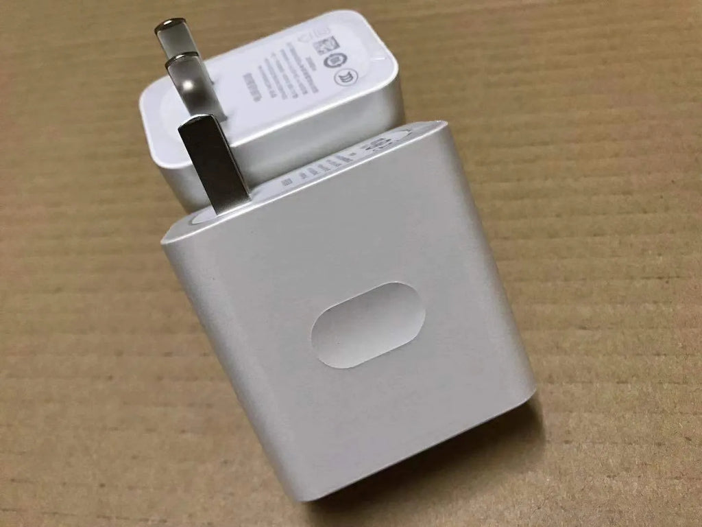 30W USB flash charger and 6A data cable set with 1-metre cord and charging head