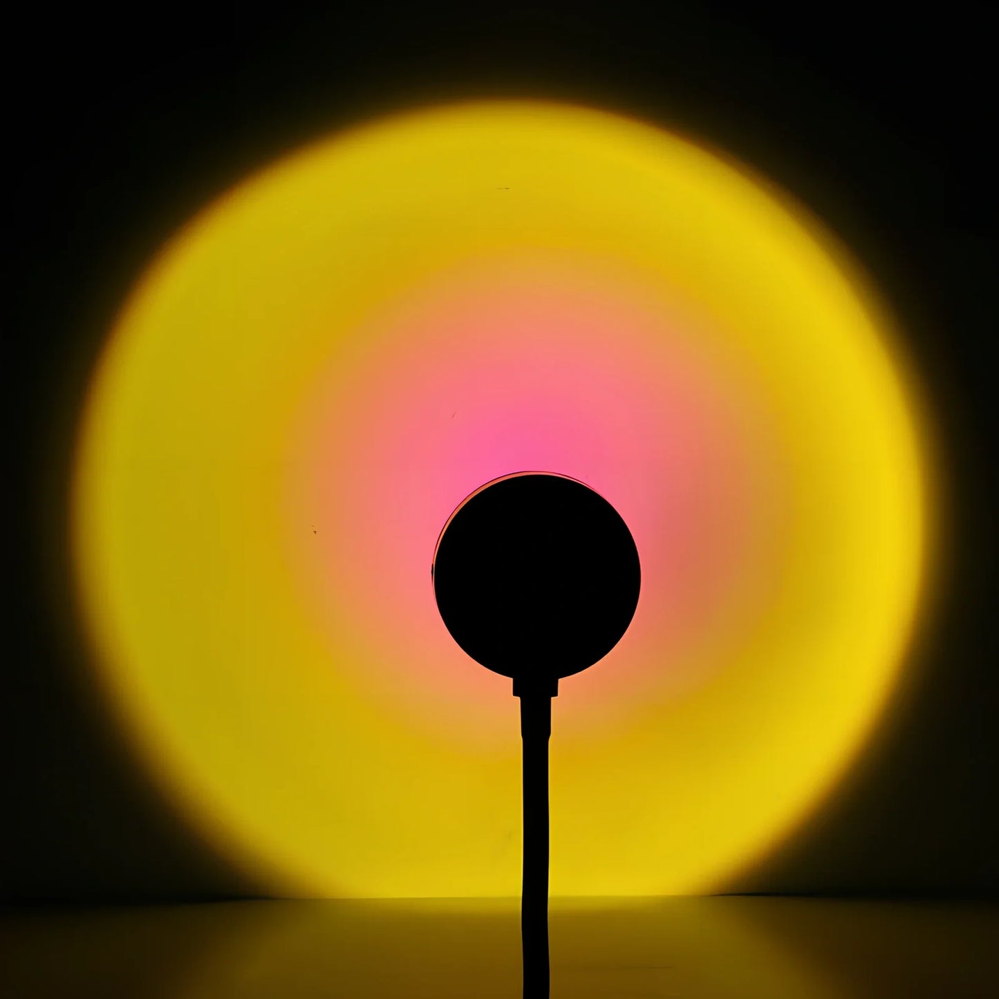 Adjustable sunset projection lamp with iron shell, 80x100x270mm, projecting 4 light modes on wall via USB 5V power