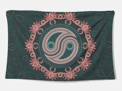 Vibrant polyester tapestry with digital thermal transfer technology for durable home decor