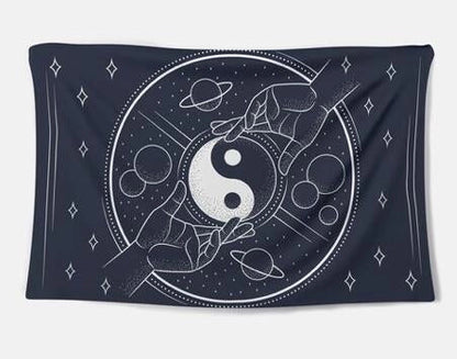 Vibrant polyester tapestry with digital thermal transfer technology for durable home decor