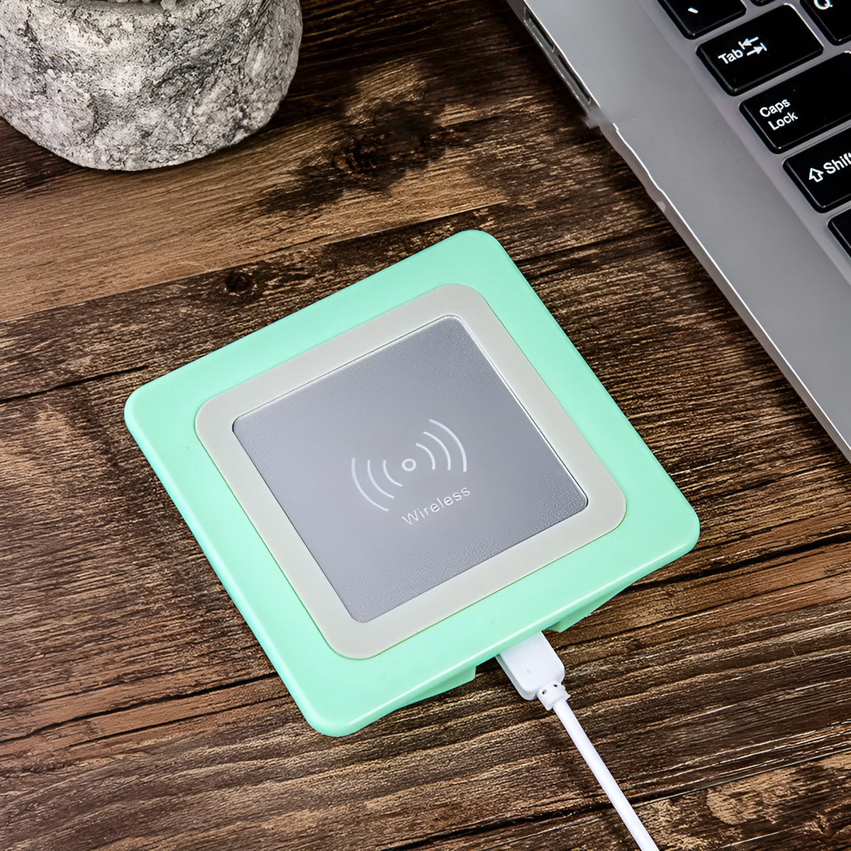Wireless charger pad for Apple iPhone in black round shape with indicator light, 93x93x18mm