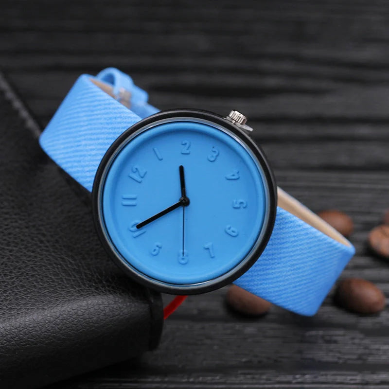 Creative ladies quartz watch with various color options, featuring a PU leather strap and mineral glass mirror