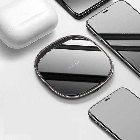 Black 15W wireless charging pad with zinc alloy construction and glass surface, measuring 99.2mm square