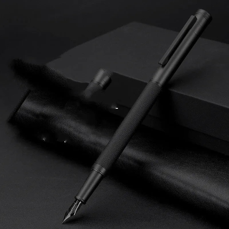 Metal fountain pen in gift box with titanium-plated iridium gold nib, rotary ink absorber, black body, 0.5mm nib
