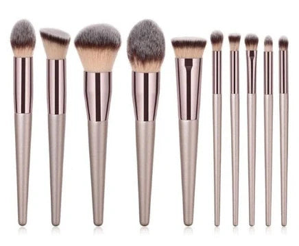 Wooden handle champagne gold makeup brush set with 10 professional brushes for foundation and contouring