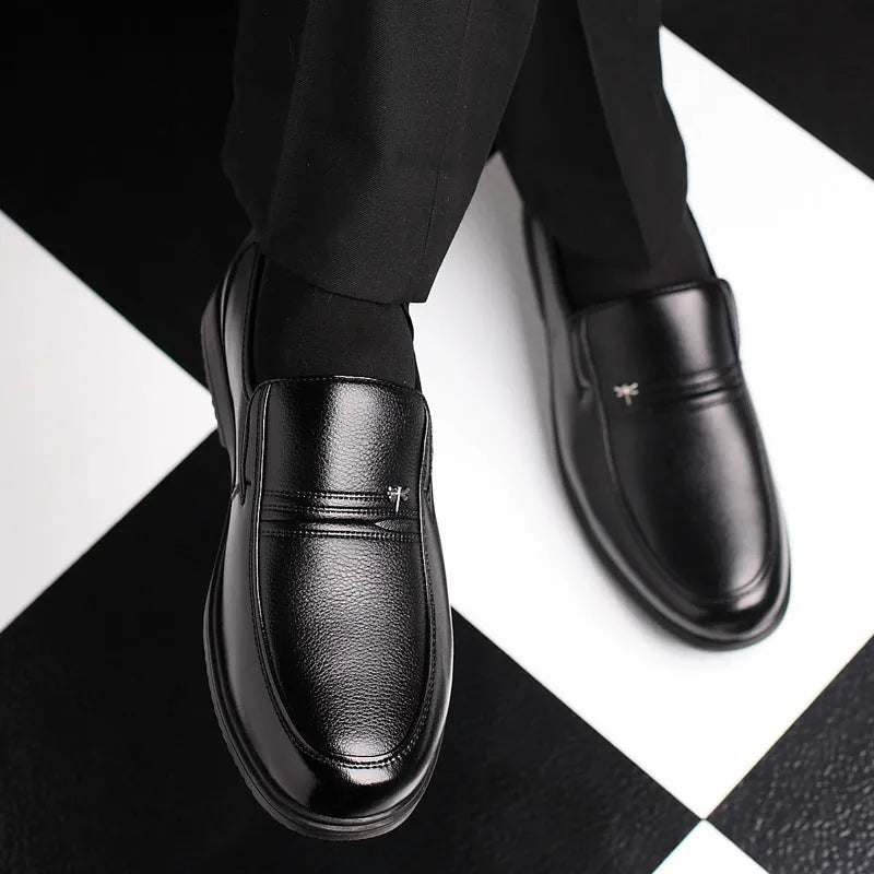 Men's business casual leather shoes with rubber sole, black colour, pointed head style, side view