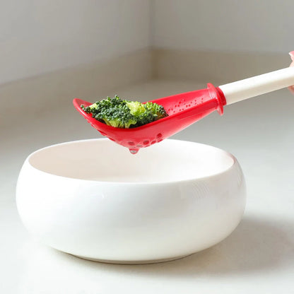 Multifunctional slotted spoon for grinding and cooking in red and black