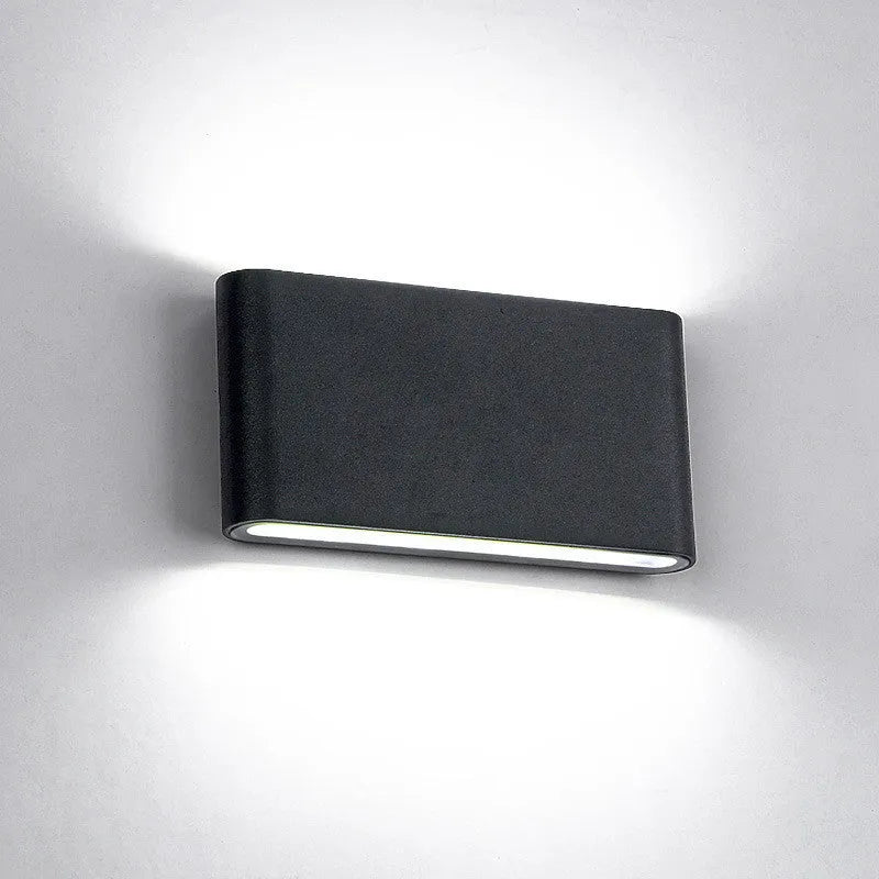Waterproof aluminium indoor outdoor wall light 6W 12V black on balcony