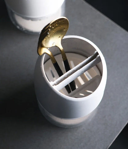 Multifunctional kitchen drain rack with PP and diatom mud for cutlery drying