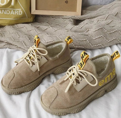 Women's winter cotton boots with velvet lining and non-slip rubber soles in black and beige