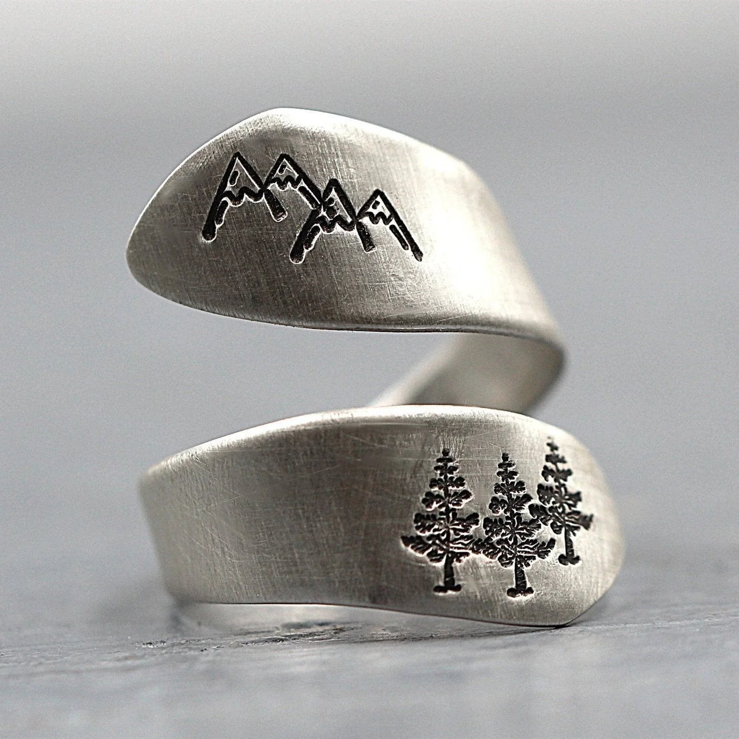 Mountain forest opening adjustable ring in ancient silver, lightweight and durable alloy construction