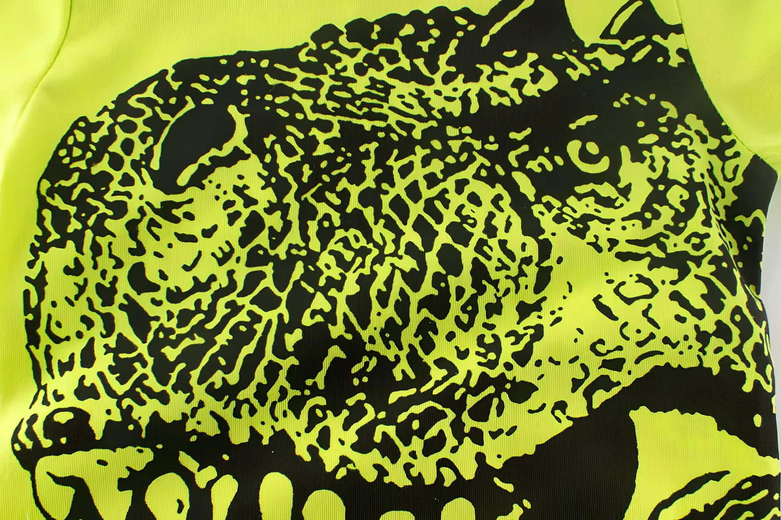 Boys green cartoon print cotton short sleeve T-shirt, size 110cm, soft fabric for ages 3-8 summer wear