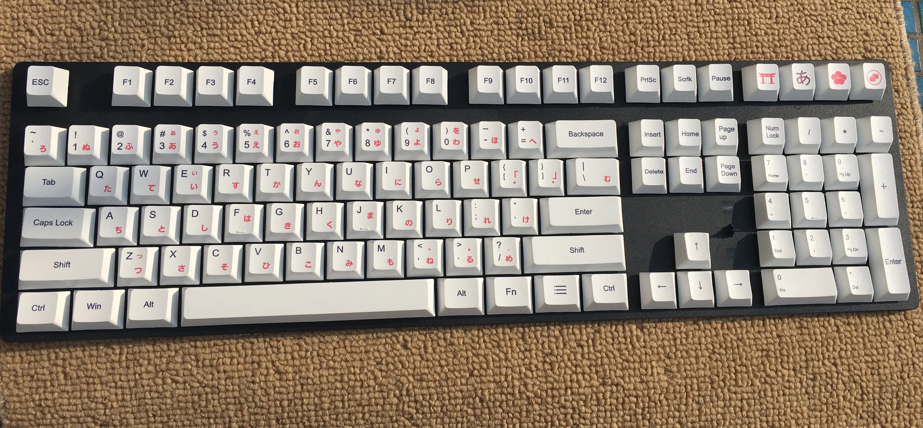 Japanese Russian Korean heat sublimation keycaps on mechanical keyboard with PBT material