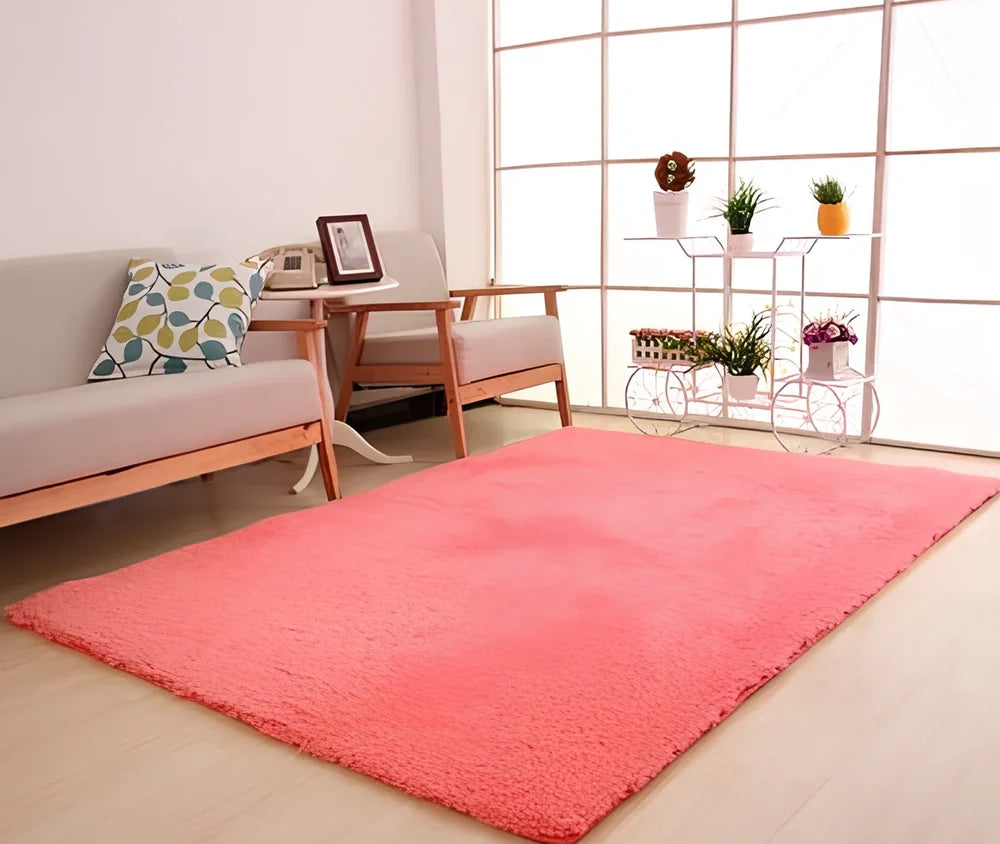 White plush solid rectangle area rug with non-slip dotted base, 100x160cm size, three-layer velvet and sponge construction for home floors