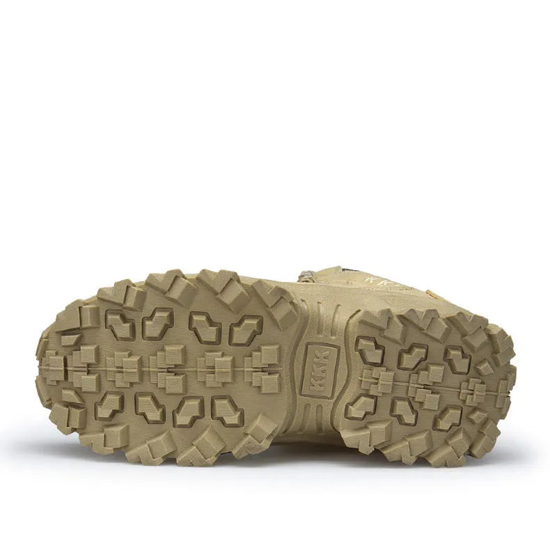 US Army Delta Tactical Boots in black and sand colours with rubber soles for outdoor use