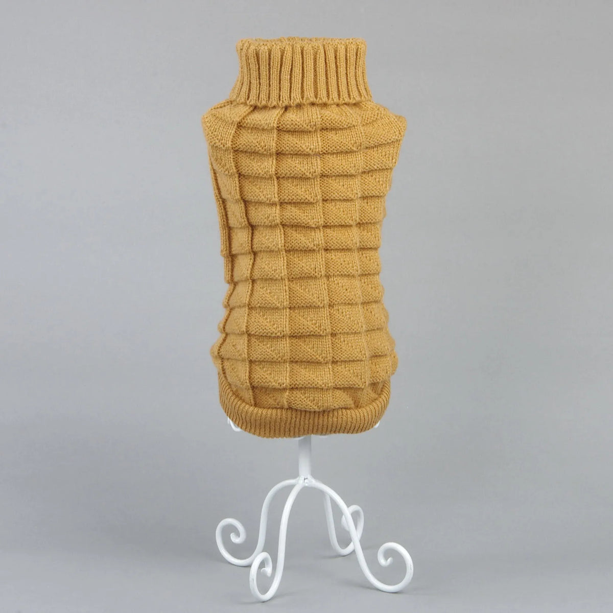 Solid colour acrylic pet sweater for dogs and cats in blue, with size chart details