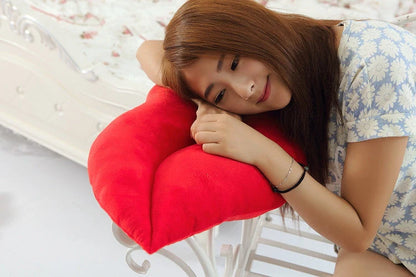 Creative plush big lips pillow in pink and red, sizes 50 cm and 65 cm