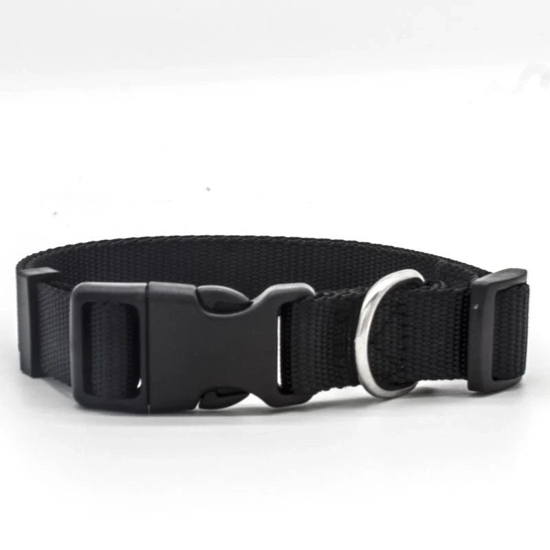 Soft nylon pet collar in various colours, adjustable for cats and dogs