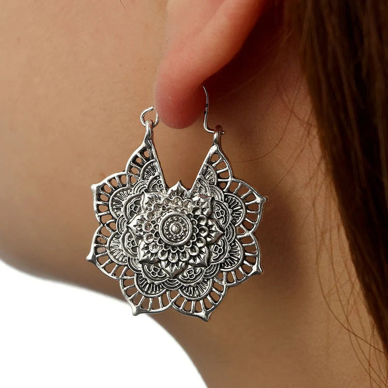 Vintage ethnic style metal openwork floral flower earrings in gold and silvery finishes
