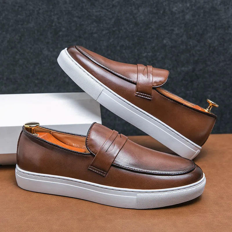 Men's plus size board shoes in black with flat heel, round toe, and artificial PU upper, shown on a neutral background.