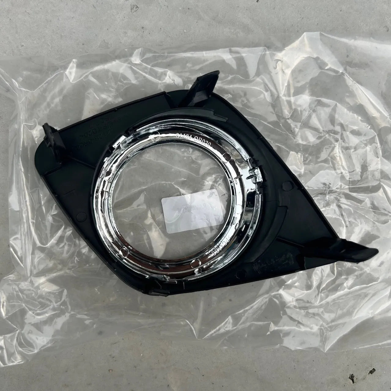 Toyota RAV4 front bumper anti-fog lamp cover set in matte black for main driver and co-pilot
