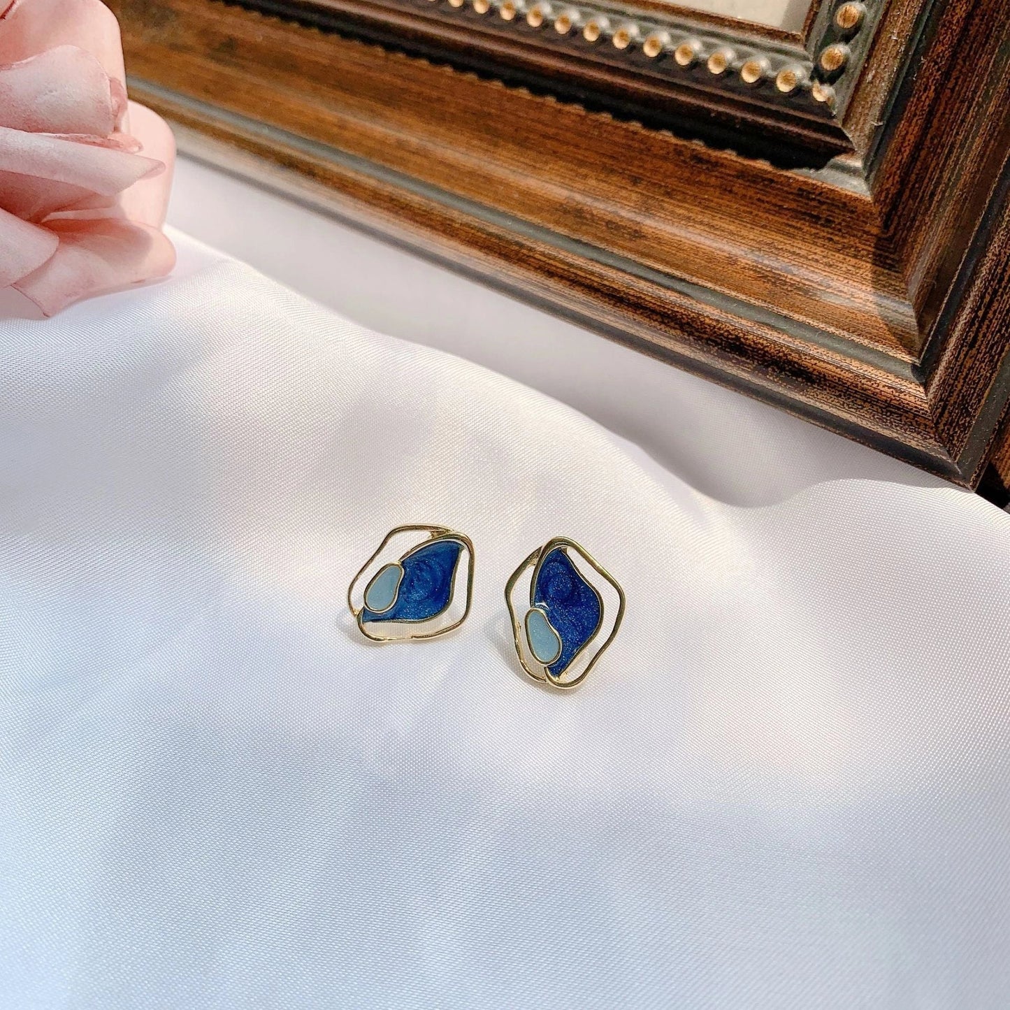 S925 silver stud earrings with geometric design for women