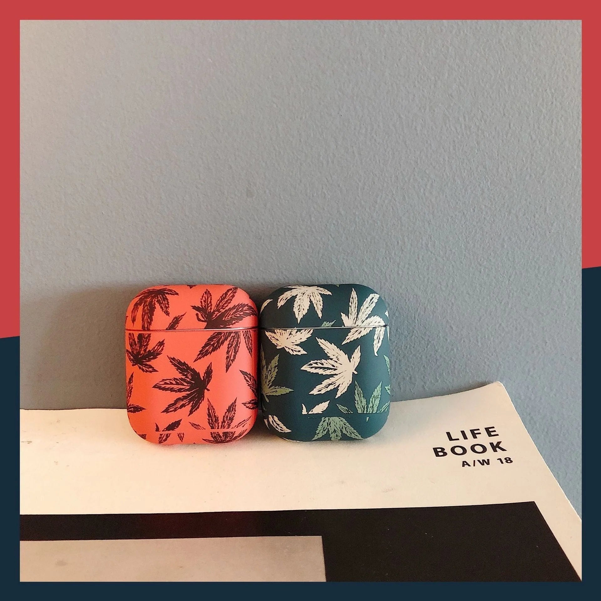 Bluetooth wireless headset protective case in red and green options