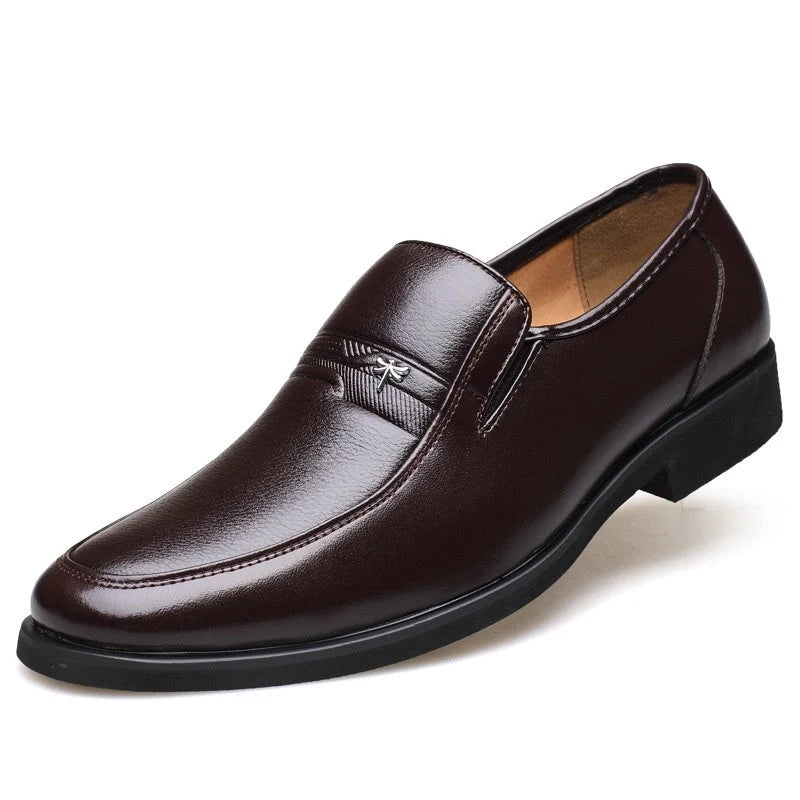 Men's business casual leather shoes in black and brown with rubber soles