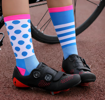 Pair of black powder compression cycling socks in size L, featuring stripe mesh pattern, 40-45cm long tube for breathable four-season support