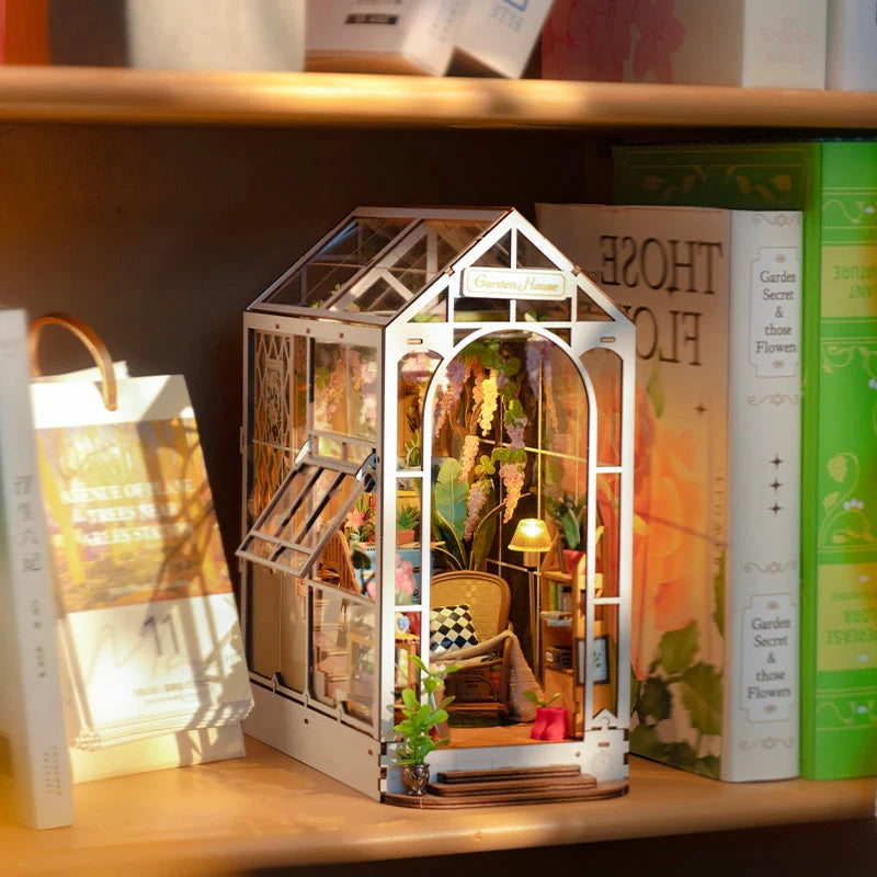 Robotime Rolife Garden House Book Nook Kit DIY miniature project