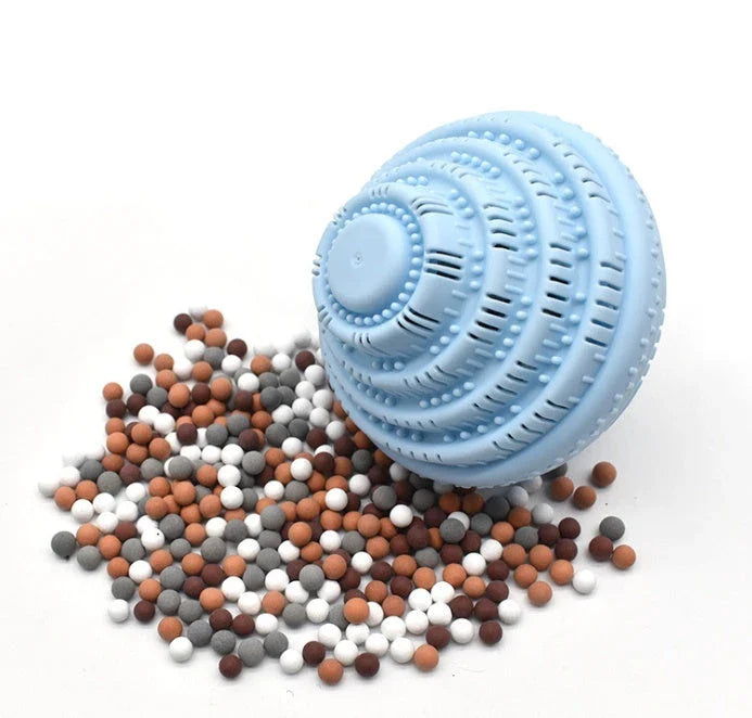 Reusable eco-friendly laundry balls made of TPR material with ceramic microspheres for effective, detergent-free washing