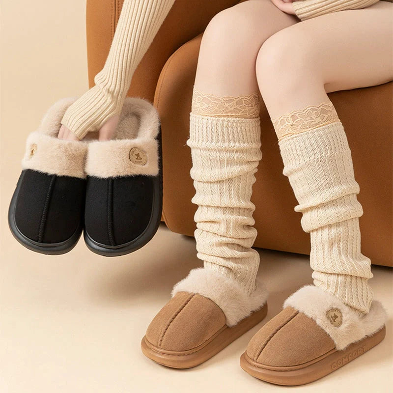 Winter plush slippers for women and men in various colours, featuring thick soles and soft fleece lining