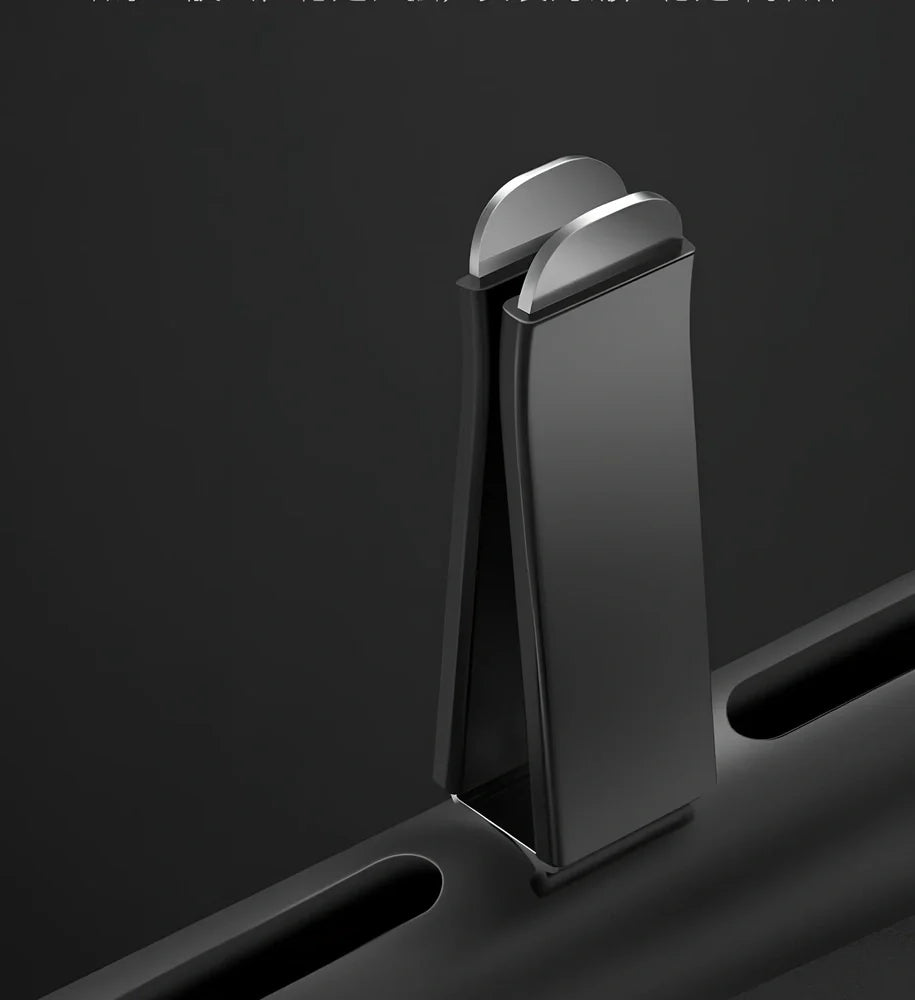 Silver aluminium alloy car vent clip-on air freshener, 83x13mm size, 46g, with replaceable fragrance cores