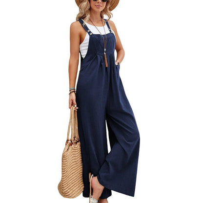 Women's dark blue suspender trousers with adjustable straps, perfect for a casual or formal look