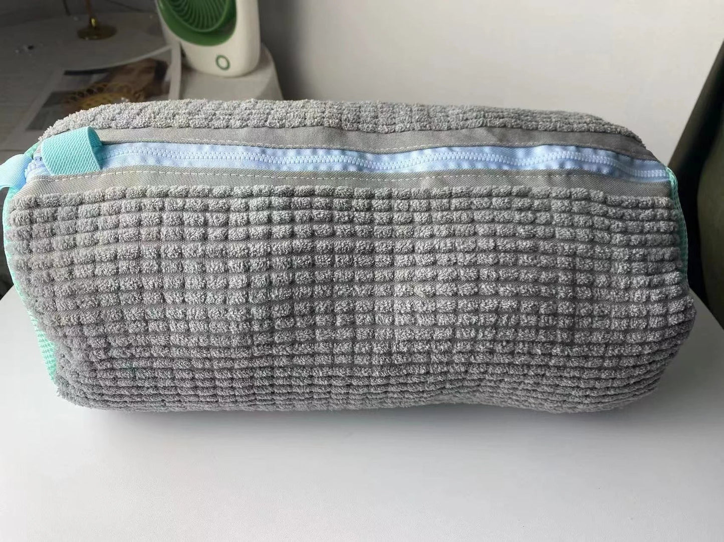 Reusable shoe wash bag with auto-lock zipper for washing machine cleaning