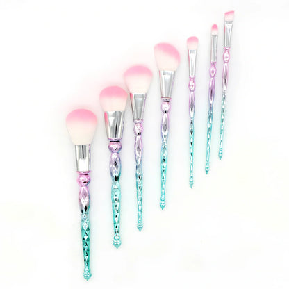 Green 7-piece makeup brush set with rayon hair in 20cm diamond tower, portable plastic handles for organised storage