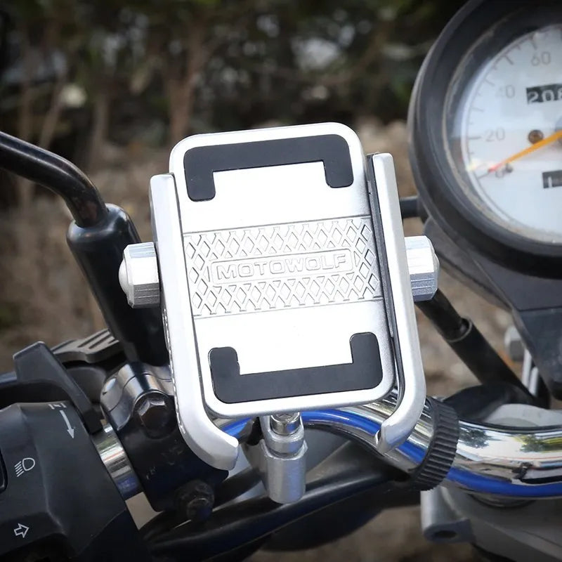 DEROACE aluminium alloy bicycle phone holder on handlebar with smartphone mounted